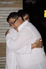 Sanjay Suri at Sunil and Dharmesh Darshan_s dad_s prayer meet in Santacruz on 3rd Jan 2012 (76).JPG